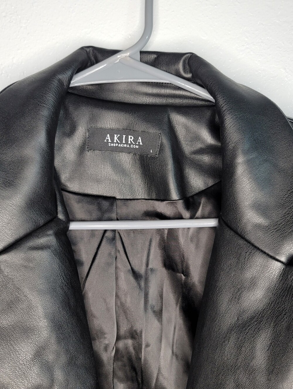 AKIRA Black Studded Faux Leather Cropped Moto Jacket Size L Punk Rock Glam NWOT - Picture 2 of 12